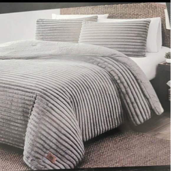 Frye Bedding Frye King Size Faux Fur Comforter Set Poshmark